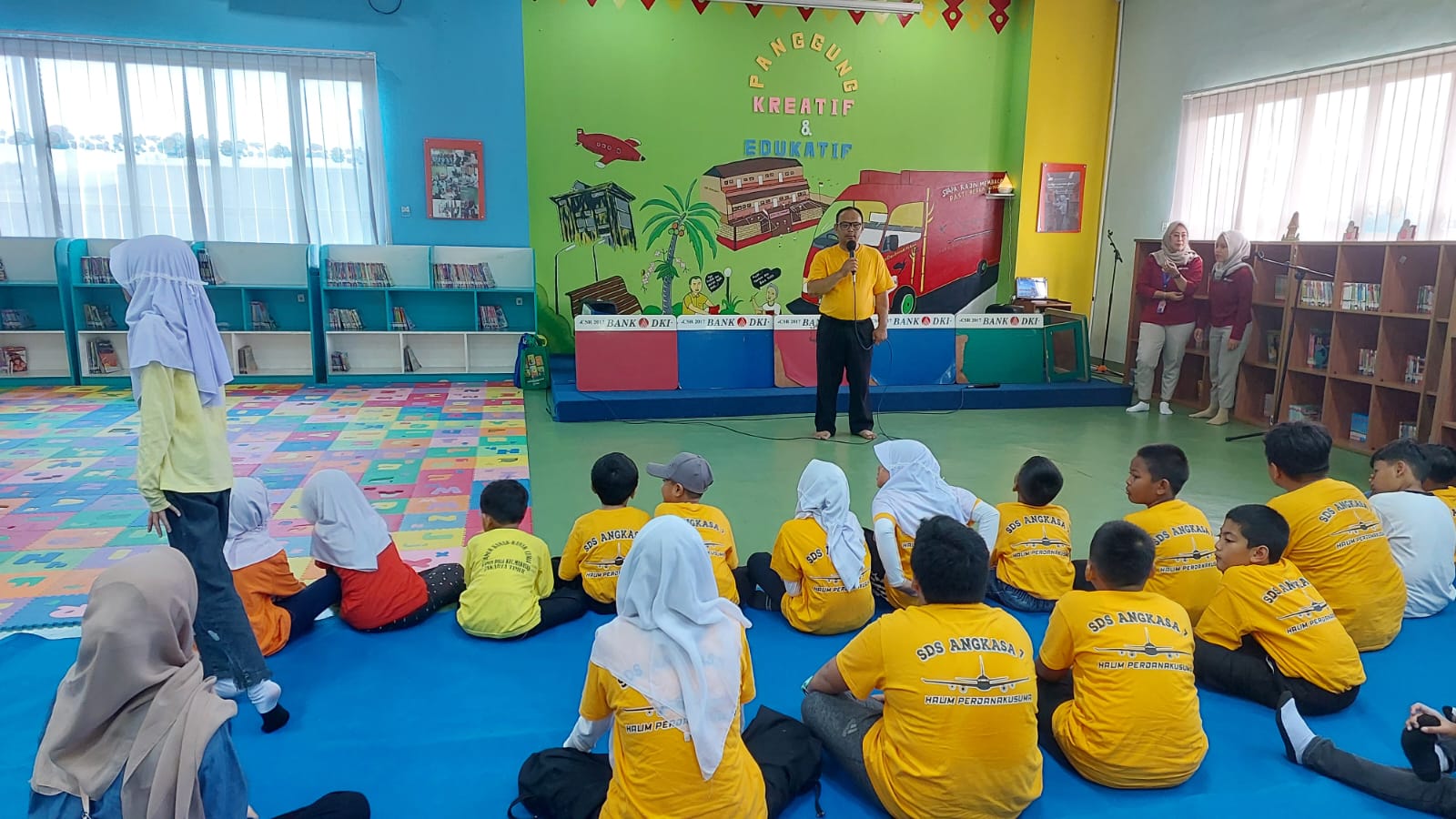 Wisata LiterAsyik Ke Perpustakaan Jakarta Timur Bersama SDN Angkasa 7